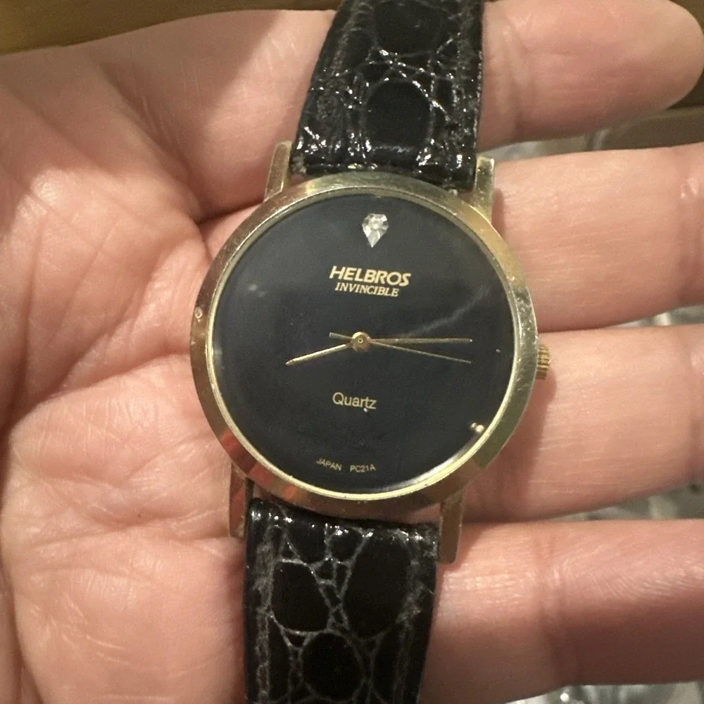 Working Vintage Helbros Invincible Diamond Quartz Mens Black Watch‎ 33mm Fit 7